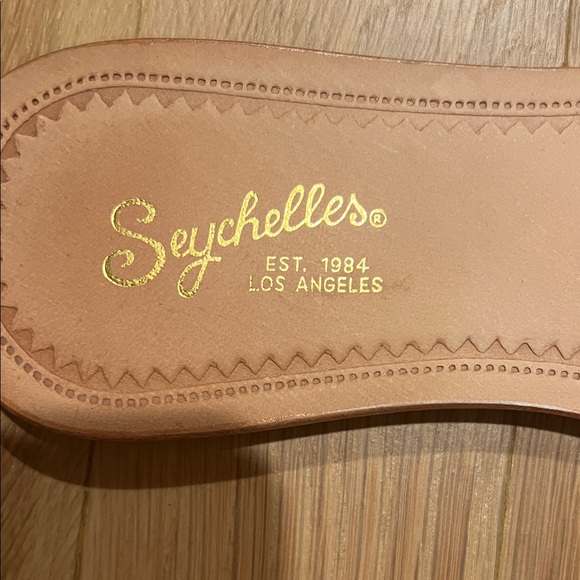 Seychelles Tan Floral Embroidered Sandals. Size 8 - Picture 2 of 8